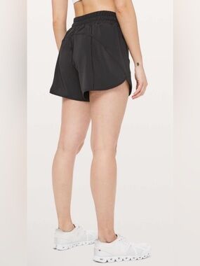 Lululemon: Track That Short *5" - Size 8